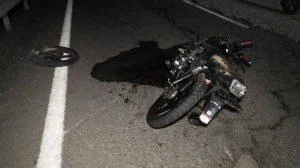 GÖNEN’DE MOTOSİKLET KAZASI: 1 ÖLÜ 1 YARALI