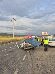 Gönen’de öğrenci servisi ile otomobil çarpıştı: 2 ölü, 7 yaralı