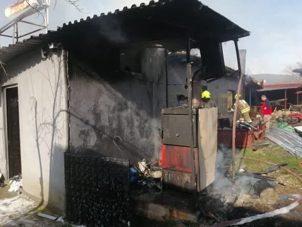 Tütüncü Mahallesi’nde ev yangını paniğe neden oldu