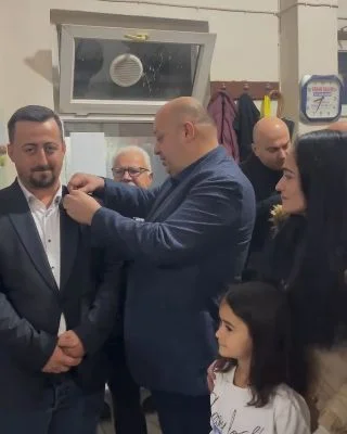 Pehlivanhoca Muhtarı ve Eşine CHP Rozetini Palaz Taktı